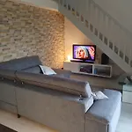 Duplex De Standing Au Calme Avec Piscine